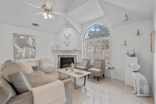 3100 Camellia Rose Drive 110, Fort Worth, TX 76116