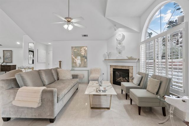 3100 Camellia Rose Drive 110, Fort Worth, TX 76116