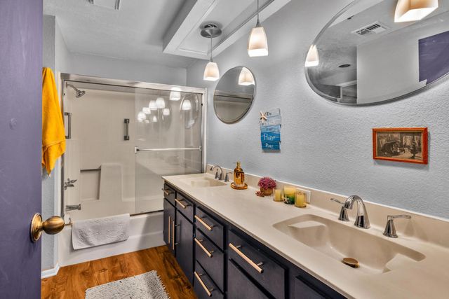 2700 Lawrence Crossley Road 63, Palm Springs, CA 92264