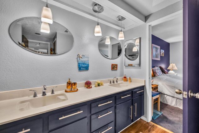 2700 Lawrence Crossley Road 63, Palm Springs, CA 92264