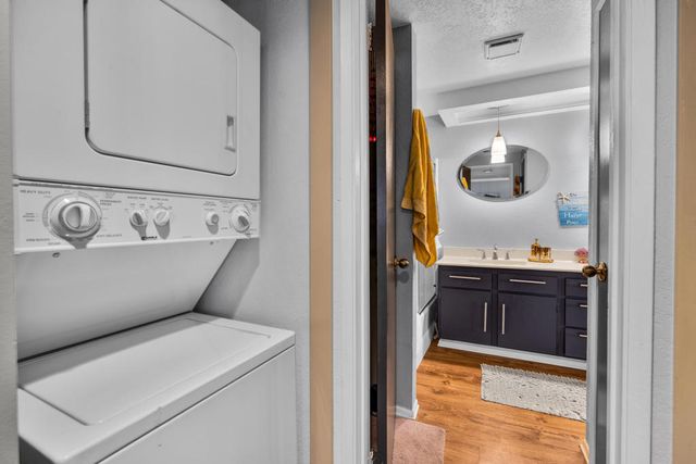 2700 Lawrence Crossley Road 63, Palm Springs, CA 92264