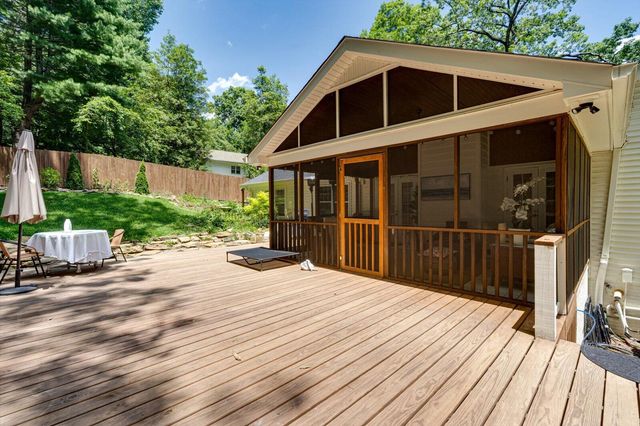 110 Linden Street, Lookout Mountain, TN 37350