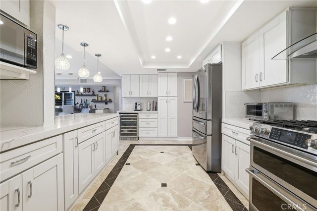 7505 Bobbyboyar Avenue, West Hills, CA 91304