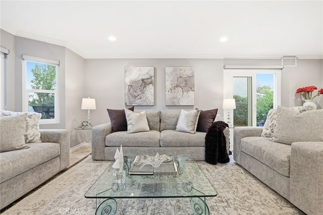7505 Bobbyboyar Avenue, West Hills, CA 91304