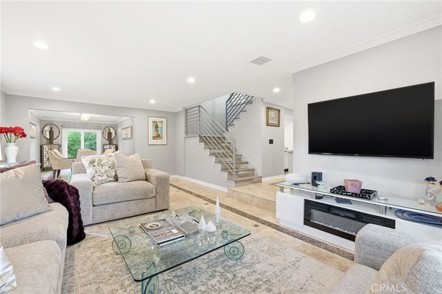7505 Bobbyboyar Avenue, West Hills, CA 91304