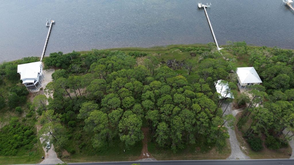 2790 Highway 98 East, Lanark, FL 32323