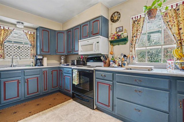 2006 Centerridge Road, Kalamazoo, MI 49008