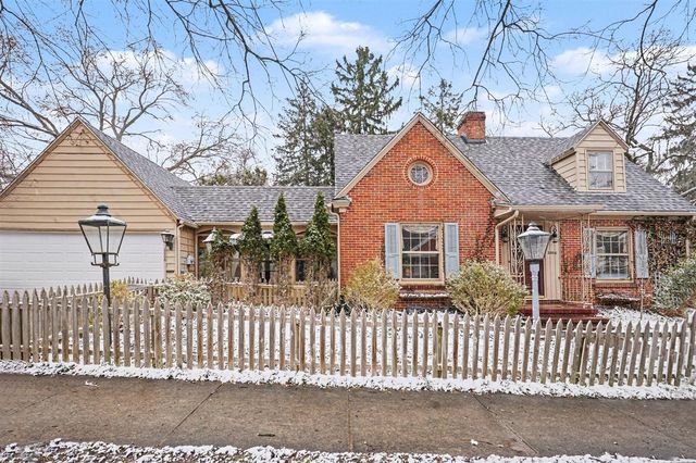 2006 Centerridge Road, Kalamazoo, MI 49008