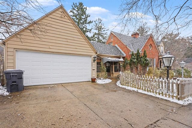 2006 Centerridge Road, Kalamazoo, MI 49008