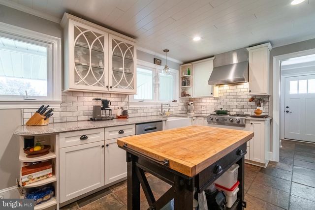 49 WILLOW CREEK RD, Wrightsville, PA 17368