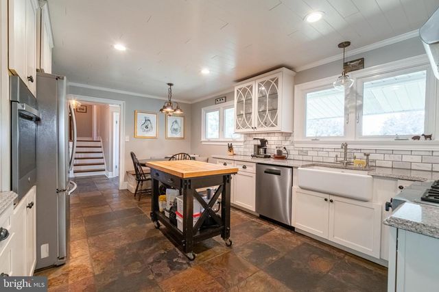 49 WILLOW CREEK RD, Wrightsville, PA 17368