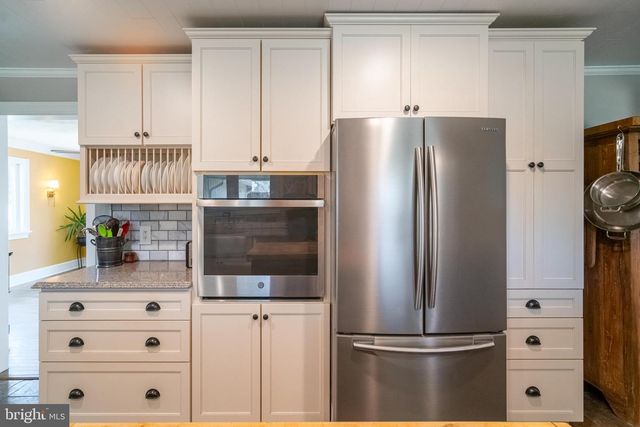 49 WILLOW CREEK RD, Wrightsville, PA 17368