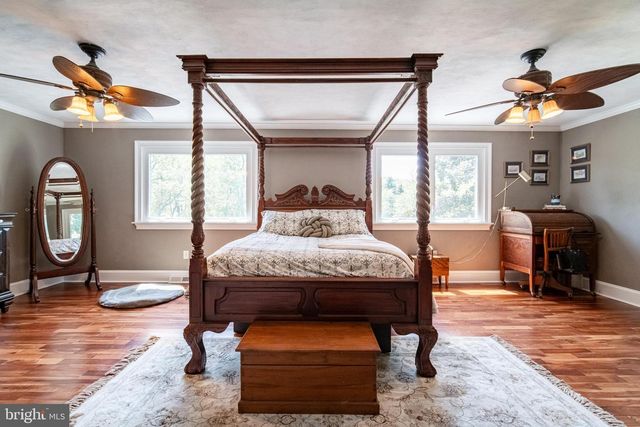 49 WILLOW CREEK RD, Wrightsville, PA 17368