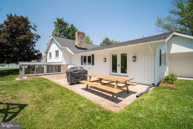 49 WILLOW CREEK RD, Wrightsville, PA 17368