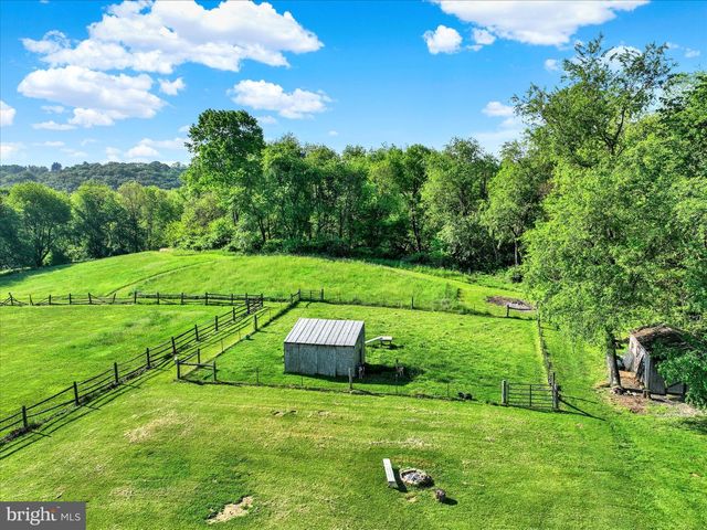 49 WILLOW CREEK RD, Wrightsville, PA 17368