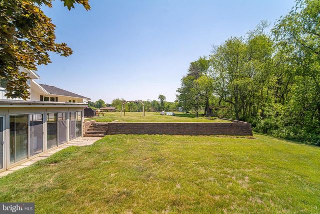 49 WILLOW CREEK RD, Wrightsville, PA 17368