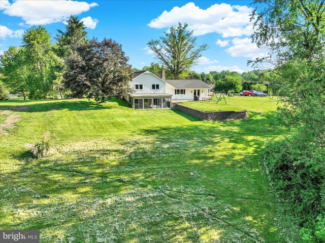 49 WILLOW CREEK RD, Wrightsville, PA 17368