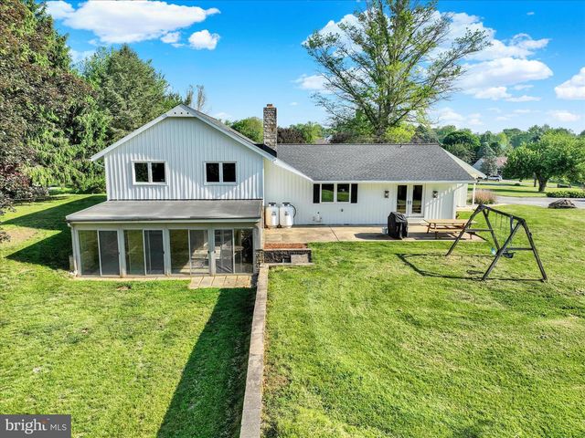 49 WILLOW CREEK RD, Wrightsville, PA 17368