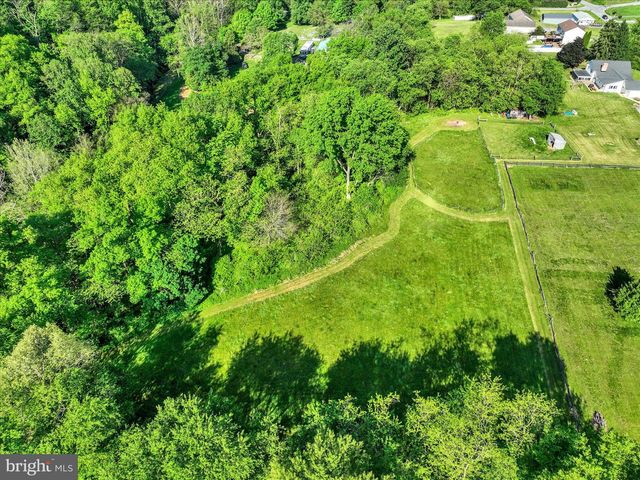 49 WILLOW CREEK RD, Wrightsville, PA 17368