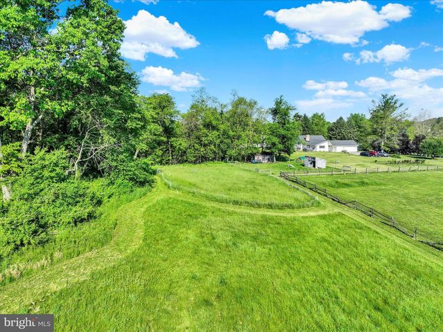 49 WILLOW CREEK RD, Wrightsville, PA 17368