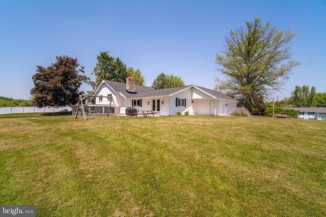 49 WILLOW CREEK RD, Wrightsville, PA 17368