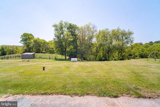 49 WILLOW CREEK RD, Wrightsville, PA 17368