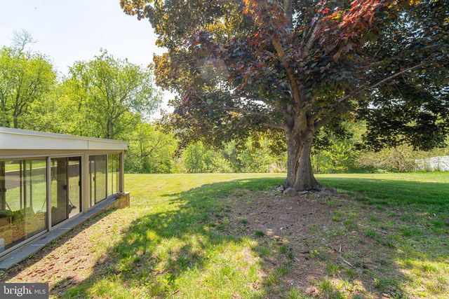 49 WILLOW CREEK RD, Wrightsville, PA 17368