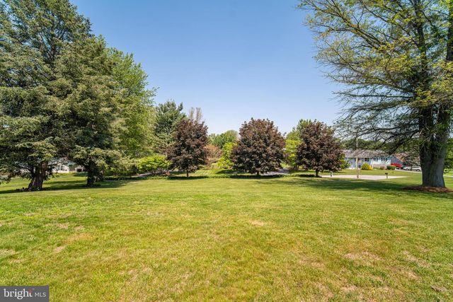 49 WILLOW CREEK RD, Wrightsville, PA 17368