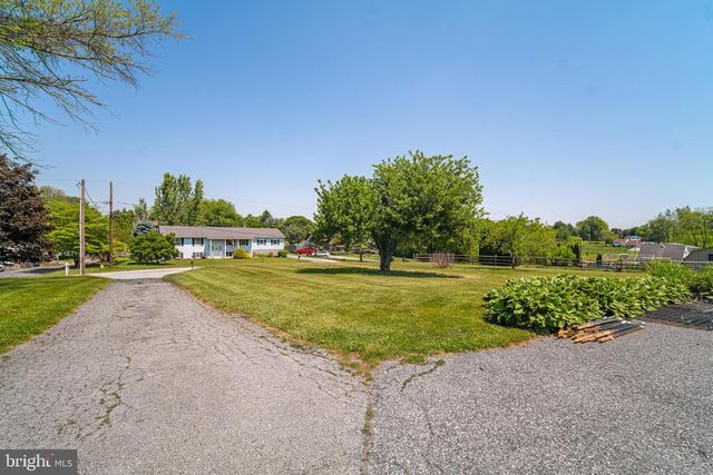 49 WILLOW CREEK RD, Wrightsville, PA 17368
