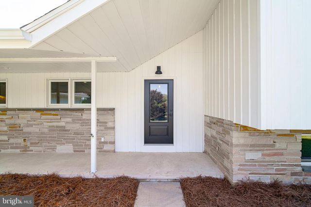 49 WILLOW CREEK RD, Wrightsville, PA 17368