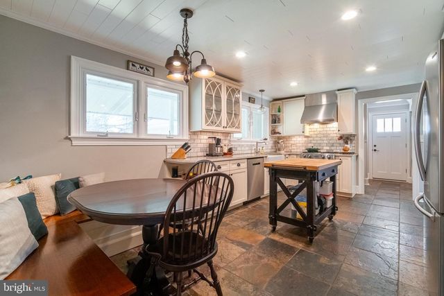 49 WILLOW CREEK RD, Wrightsville, PA 17368