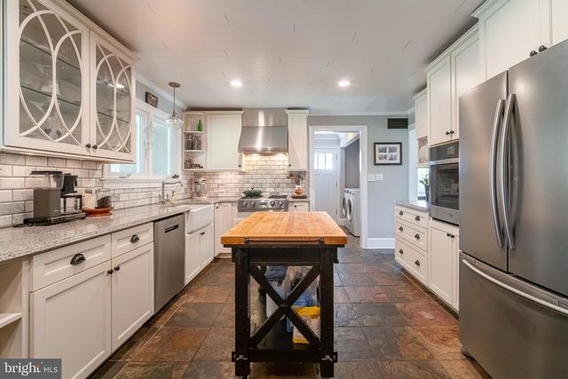 49 WILLOW CREEK RD, Wrightsville, PA 17368