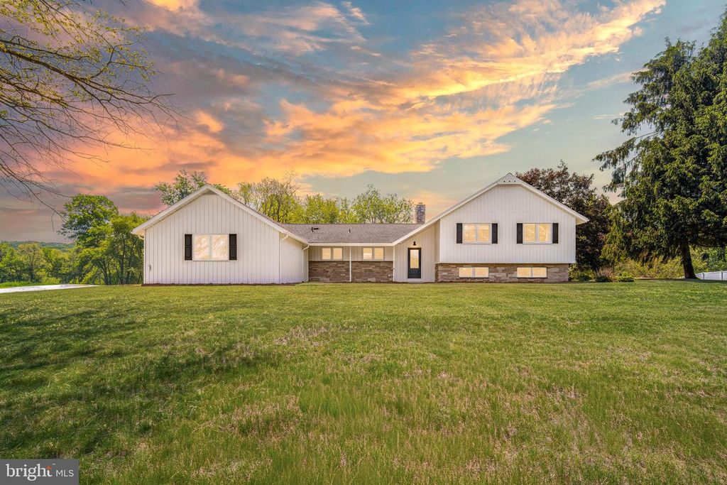 49 WILLOW CREEK RD, Wrightsville, PA 17368