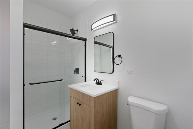 6969 N Bell Avenue 2, Chicago, IL 60645