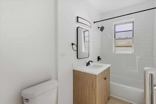 6969 N Bell Avenue 2, Chicago, IL 60645