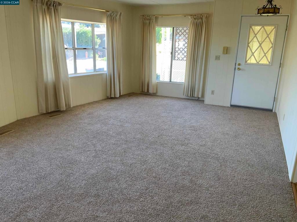 Image 4 of property listing at 268 268 Coral Dr., Pittsburg, CA 94565