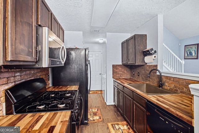 935 Lakeside Circle, Covington, GA 30016