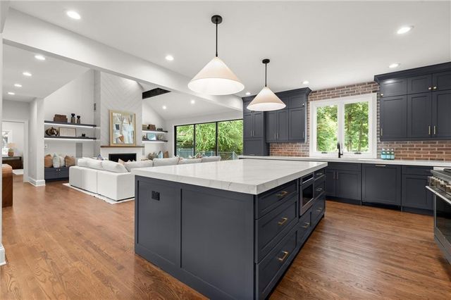 4562 Columns Drive, Marietta, GA 30067