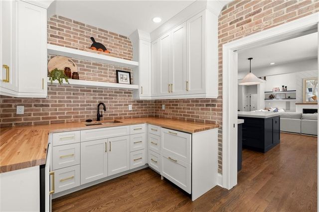 4562 Columns Drive, Marietta, GA 30067