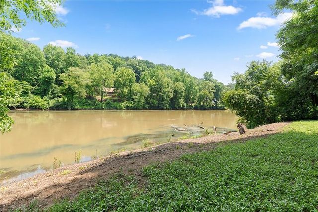 4562 Columns Drive, Marietta, GA 30067