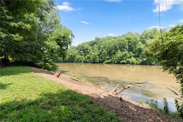 4562 Columns Drive, Marietta, GA 30067