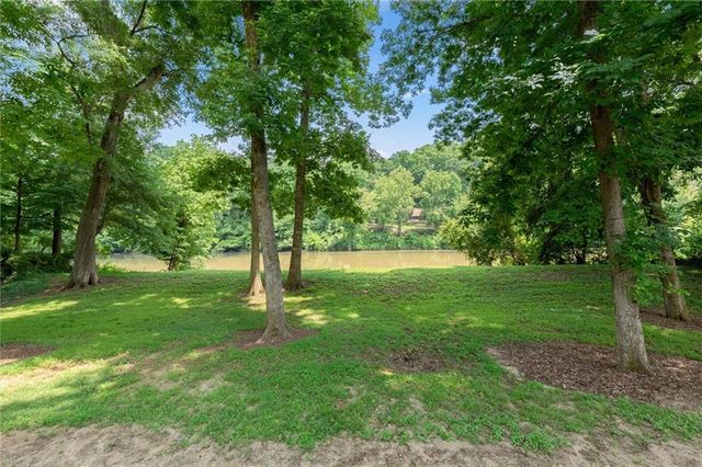 4562 Columns Drive, Marietta, GA 30067