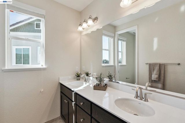 2417 Golden Way, Fairfield, CA 94533