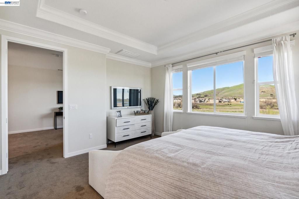 Image 15 of property listing at 2417 Golden Way, Fairfield, CA 94533