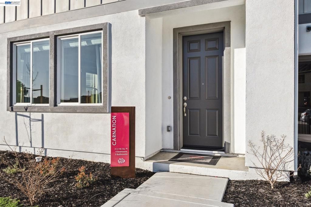 Image 2 of property listing at 2417 Golden Way, Fairfield, CA 94533