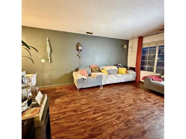 5325 E 100th Dr, Thornton, CO 80229