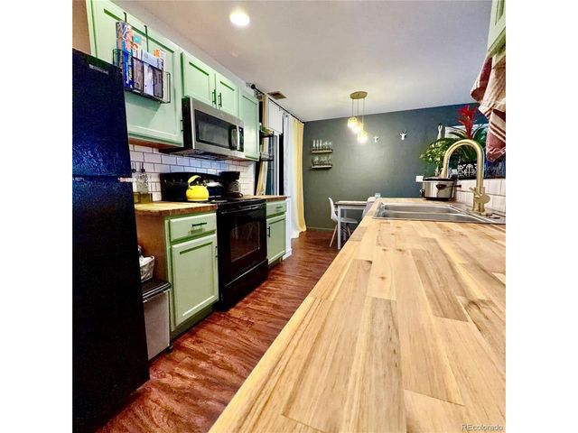 5325 E 100th Dr, Thornton, CO 80229