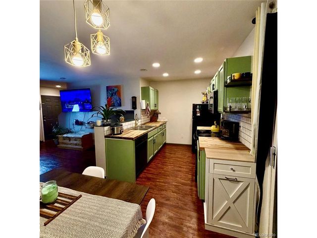 5325 E 100th Dr, Thornton, CO 80229