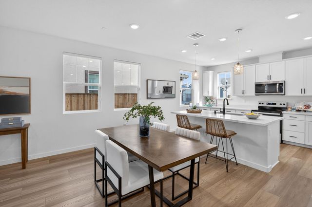 10156 Zane Way, Elk Grove, CA 95757