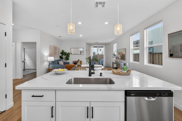 10156 Zane Way, Elk Grove, CA 95757